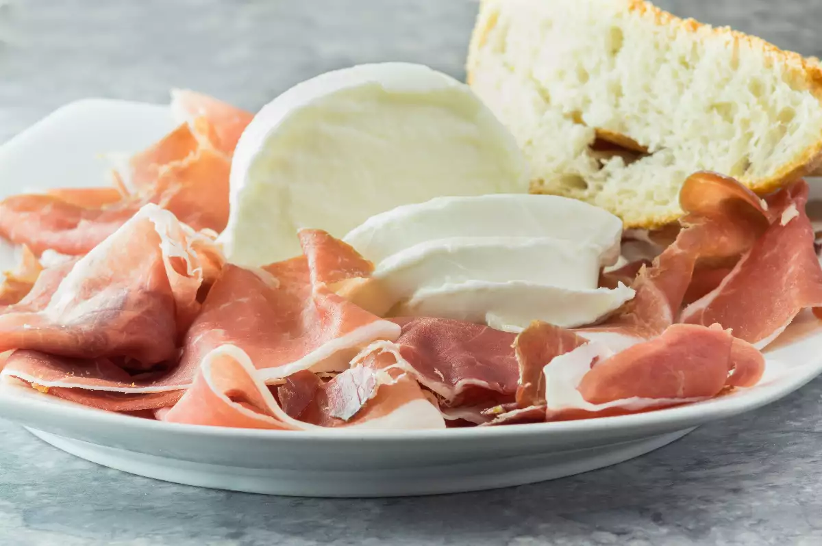 Jambon cru et mozzarella di Bufala